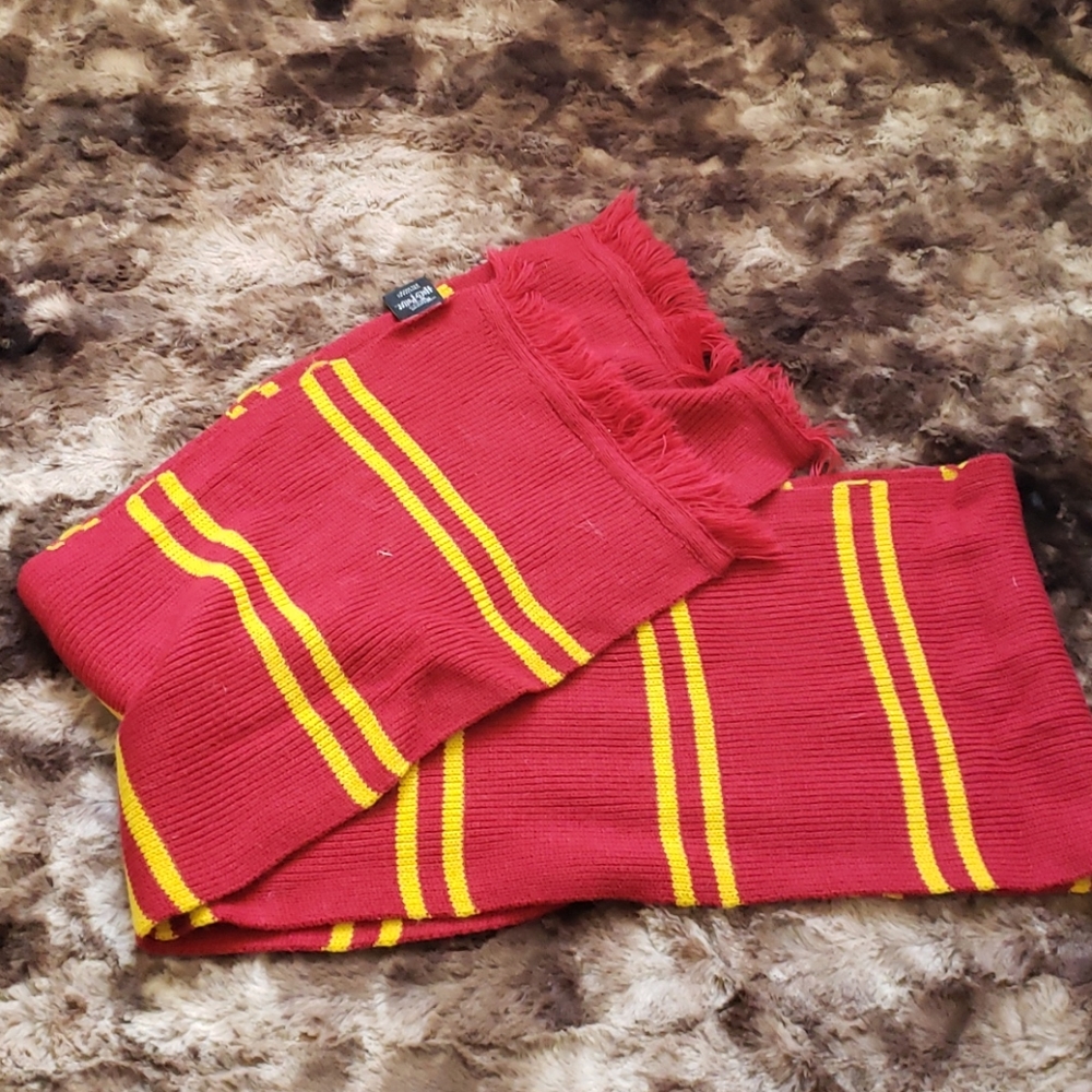 Gryffindor scarf